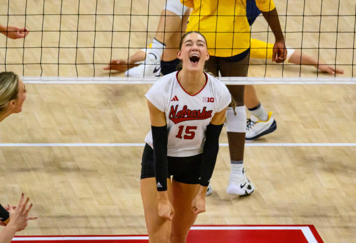19_Andi Jackson_VB vs Michigan 1117